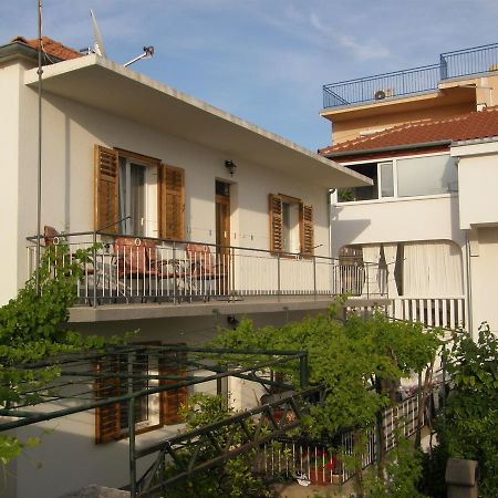 Apartment Antonija Primosten Luaran gambar