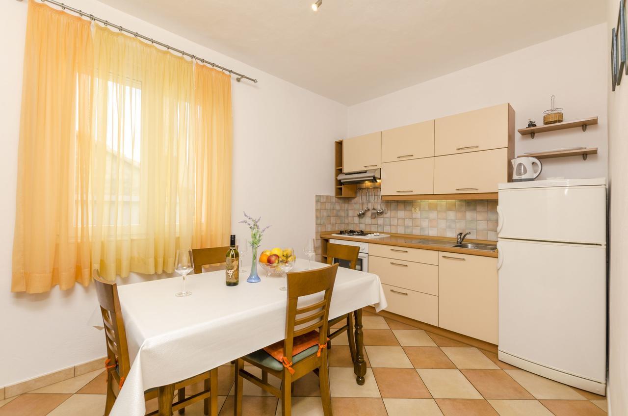 Apartment Antonija Primosten Luaran gambar
