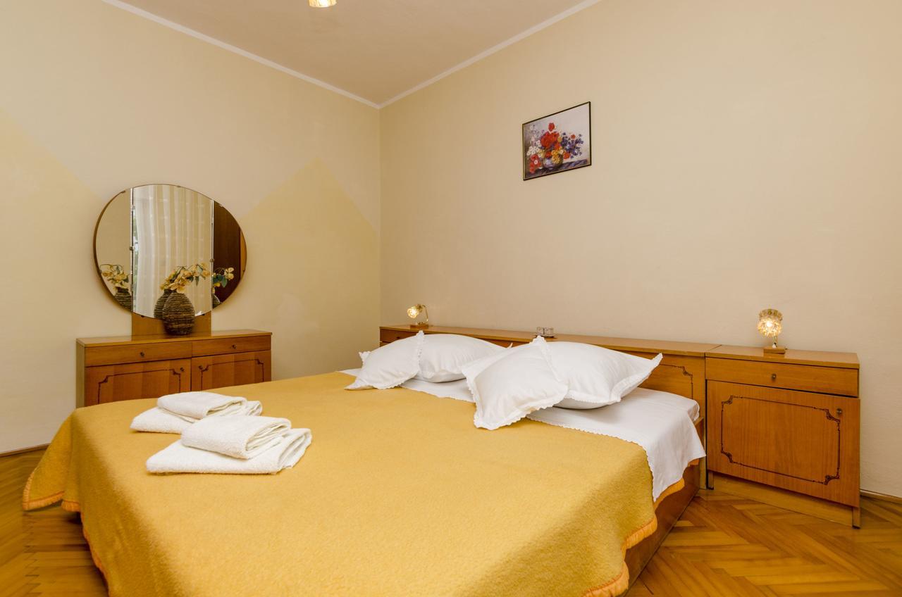 Apartment Antonija Primosten Luaran gambar