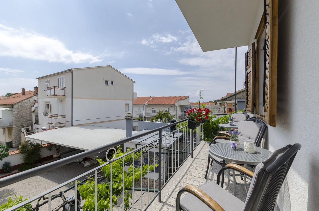 Apartment Antonija Primosten Luaran gambar